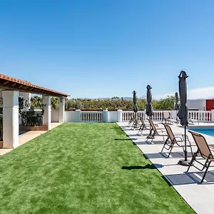 La Casa De Familia Bed and breakfast